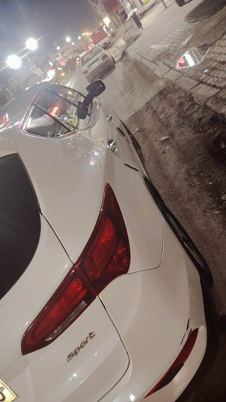 سلام عليكم ورحمة الله سنتافيا  2018 ضرر بسيط رقمه اربيل الوكاله موجوده عندي سياره كلش نظيفه وجديده تخم تاير جديد حداديه جديده صدره جديده اتراي زيرو سياره مال جناي ربع مااذب عليه دوشمه جديده ماشيه97 بس والله يكلك السياره جديده السعر 145 وبيه مجال بسيط بس الشراي يتصل مكاني كربلاء الحر *********** حته منشوري مال جناي مو مال شراي ع كدي
