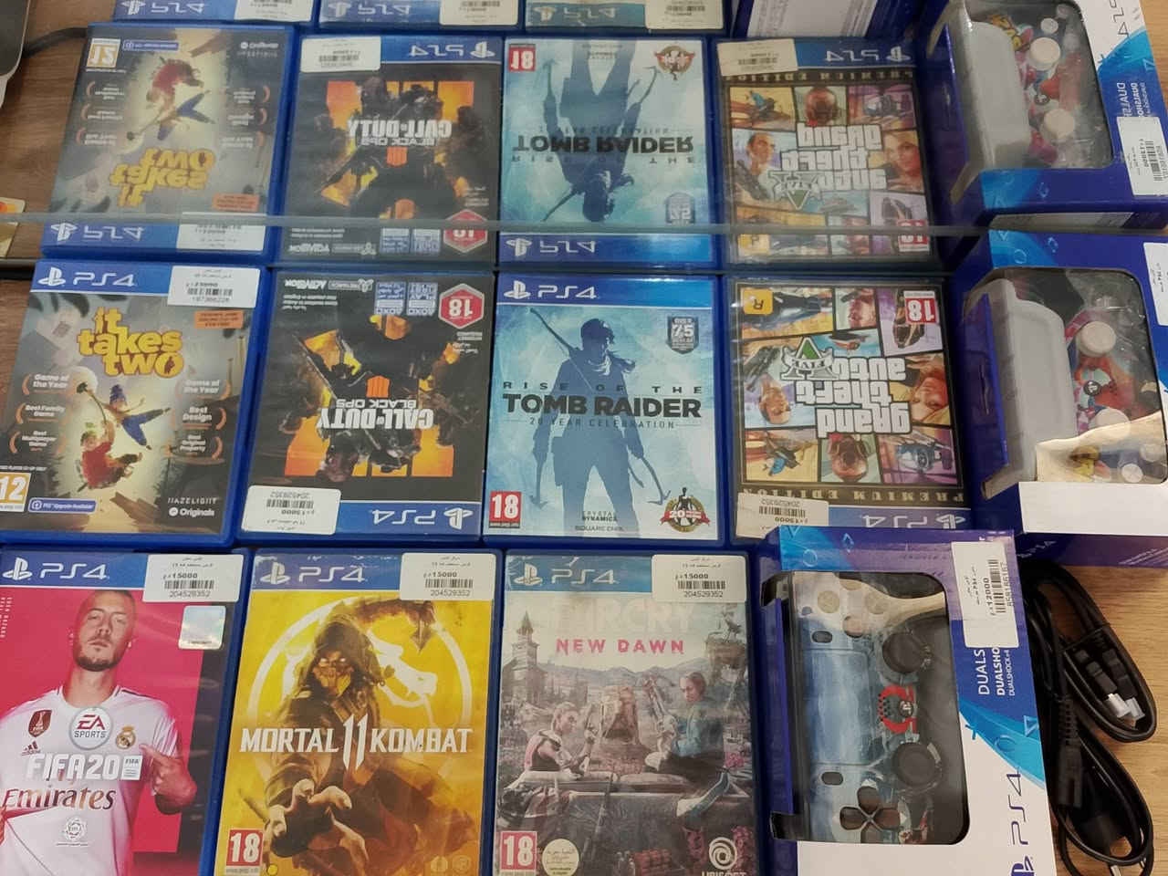 بلي فور للبيع نظيف جدا استخدام قليل وياه 7 لعبات  /عنواني بغداد/بغداد الجديدة  السعر (250) 
لتواصل ***********
