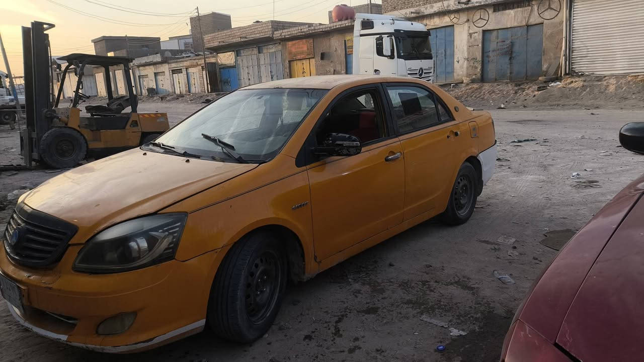 جيلي موبل 2012
مكينه وكير مكفول 

مصفره هيه وغرامات 

يرادله ترتيب بسيط 

نضافته 100/80

مكاني البصره الزبير 

تحويل ثاني يوم 

سعر 32وبيه مجال 

***********
