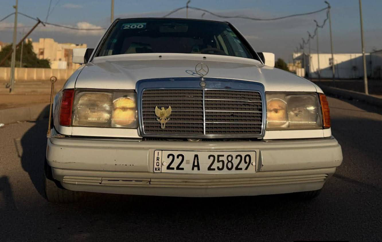 مرسيدس دب موديل 1986 محدث 1993
محور بطه 2500 ديلكو سياره كامله مابيها اي نقص سلف ديلكو باتري كله جديد 
تبريد منظومه كامله كمبريسر فان فريز كله جديد ع ايدي. سويتهن
حداديه جديده 
مكينه مكفوله 
غرفه جديده قبل فتره شديتها ومغلفها حتى لاتدمر 
ادامه كل 6 اشهر انسه الحماوه بالصيف وتبريد والحماوه طبيعي 
سياره مال جناي
رقم اربيل شرط الوكاله او التحويل 
السياره صار عندي سنه وشهرين ماخليت شي مابدلته شغل درجه اولى 
مكان السيارة العماره 
للاستفسار ***********
