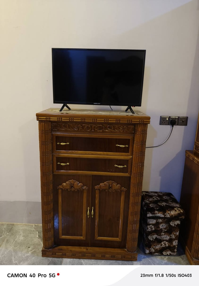 غرفة نوم للبيع 
رقم الهاتف ***********
