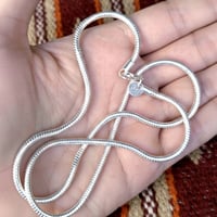 فضه 925 • سلسله ناعمه • زنجيل برم