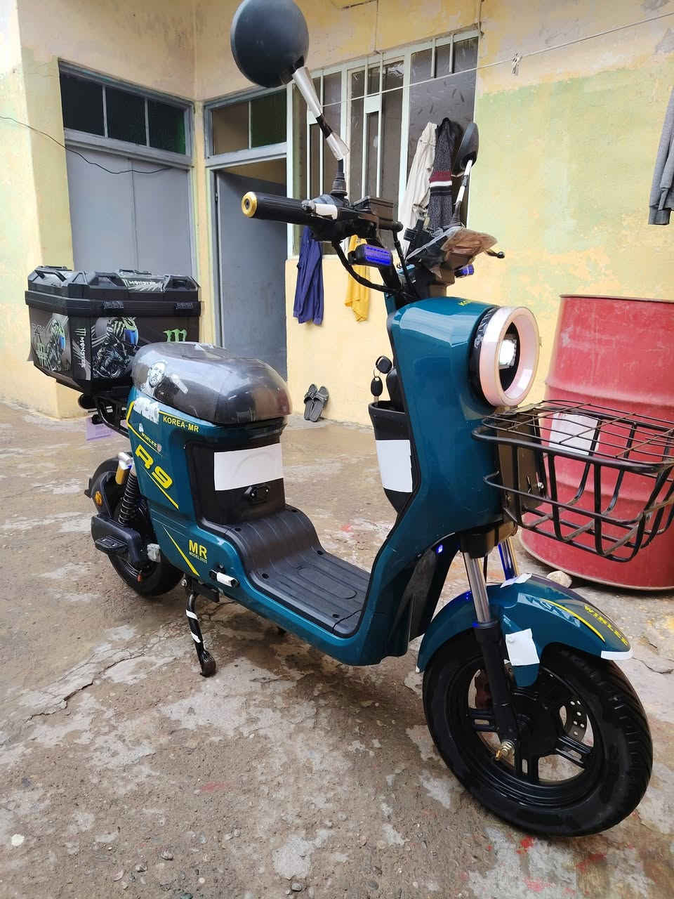 السلام عليكم اخوان ماطور نضافتو 100 من 100 جديد ماطور كلشي ماعوزو شي كدام العين السعر 450 العنوان موصل /***********
