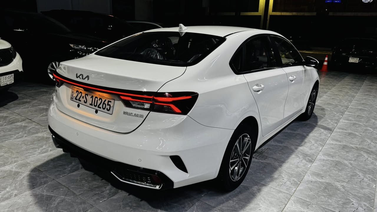 كيا K3 2024
وارد صيني فول مواصفات ماشي 26 الف كيلو متر بلا ضرر بس بيها اثر حالوب مايبين بالعين الا بالسونار محرك 1500 دبل نوزل تيربو كير ومحرك شرط سياره بعدها على وضع الشركه بيها فحص سونار مرفق بالصور السعر 140 بيها مجال قليل 
***********
