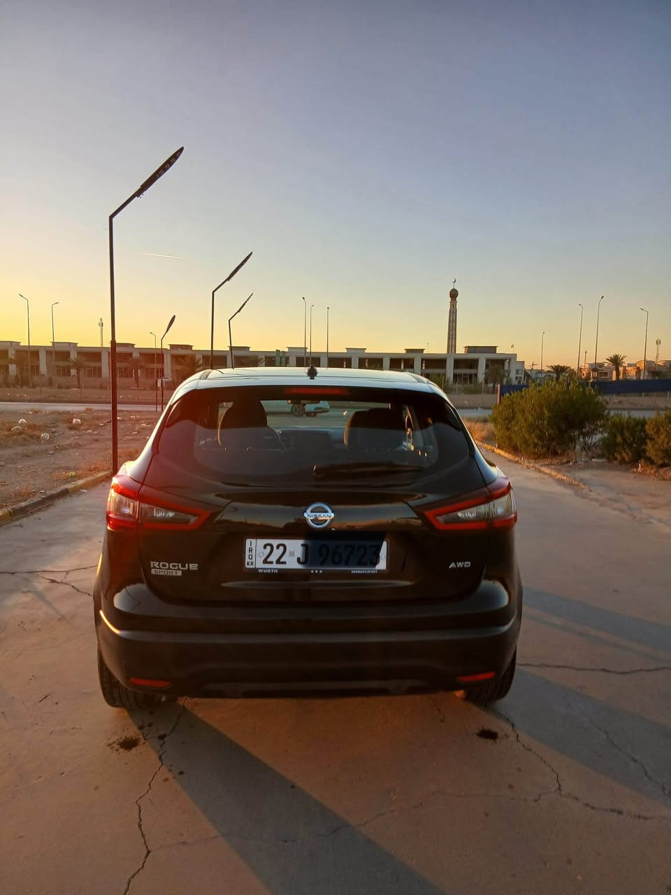 نیسان رۆگ 2022
تەنها ٢٠هەزار رۆیشتوە
چوارپستن رادەر ئیکۆیە
سێپارچەو نیوی هەیە 
گێرومەکینەی بەشەرت
ژینگەوسەنەوی نوێیە تا٢٠٢٩
تێبینی/گۆرینەوە دەکەم بەسیارەک بەدلم بێت
***********واتسئاب ڤایبر أربيل, العراق
