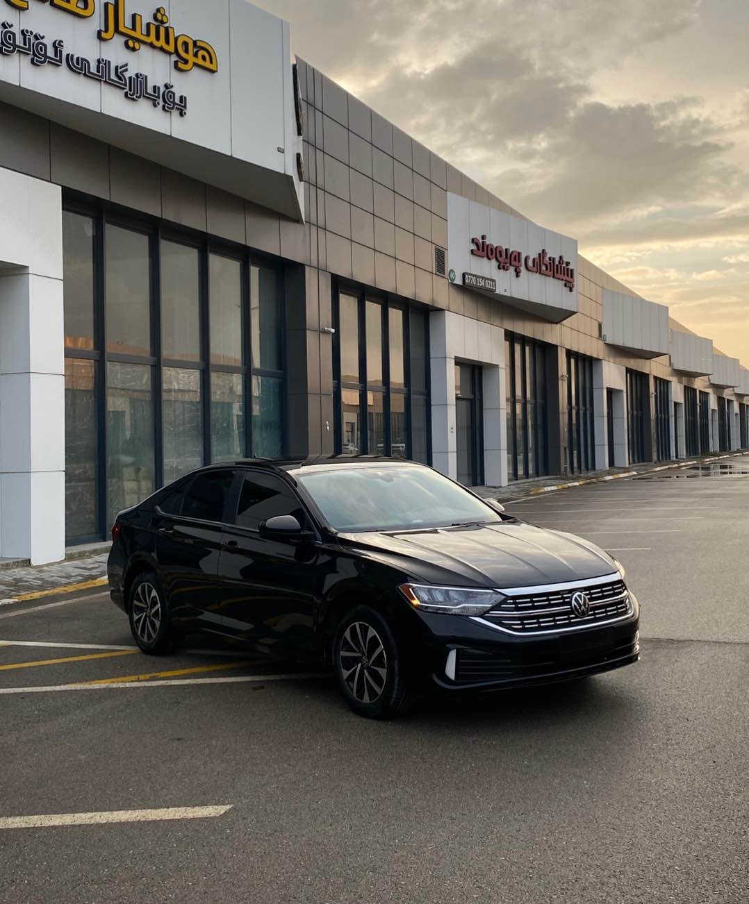 volkswagen jetta 2024 S sport 

جیتای ٢٠٢٤ مواسەفات s ڕەشی قەتران گێڕ ئۆتۆماتیک 

سەیارەکە تەنیا ٢ پارچەی بۆیاخە بێ ناوگرتن ،  
کاتی نەشکاوە ٢ مانگی لەگەڵە ... 
مواسەفات ...
 گێچ ئەلکترۆنی , کامل لید و زینۆن ، شاشە، کامێرا ،کامل ڕادار ... زۆر مواسەفاتی تر

نرخی 132 گەڵاو مەجالێ کەم ... 

***********
*********** السليمانية, العراق
