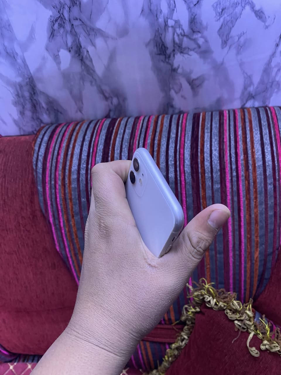 سلام عليكم شباب أيفون للبيع 11  عادي ذاكرة 256 لبطارية 79 لجهاز مكفول  سعر 265 وبي مجال بغداد مدينة الصدر حي طارق رقم تليفون ٠٧٨٨ ٢٩٦ ١١٠٦
