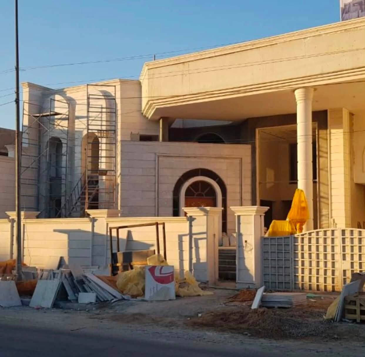في مكتب الروان ، نؤمن بأن كل مشروع هو فرصة لأبتكار شيء استثنائي. ولهذا السبب ، يضم مكتبنا نخبة من الكوادر الهندسية والفنية المتخصصة التي تعمل بشغف لضمان اعلى معايير الجودة في كل تفاصيل مشروعك . 
من التصميم الى التنفيذ نضمن لك :
✔️ كفاءة تنفيذ عاليه : لترجمة رؤيتك بدقه واحترافيه . 
✔️ جمالية تصميمية متميزه : لخلق مساحات تعكس ذوقك واحتياجاتك . 
لا ترضى بأقل من التميز دع مكتب الروان يكون شريكك في بناء مستقبلك .
تواصلوا معنا الان على الرقم : ***********
زورونا في مكتبنا : ديالى الخالص مقابل جامع الخالص الكبير.
