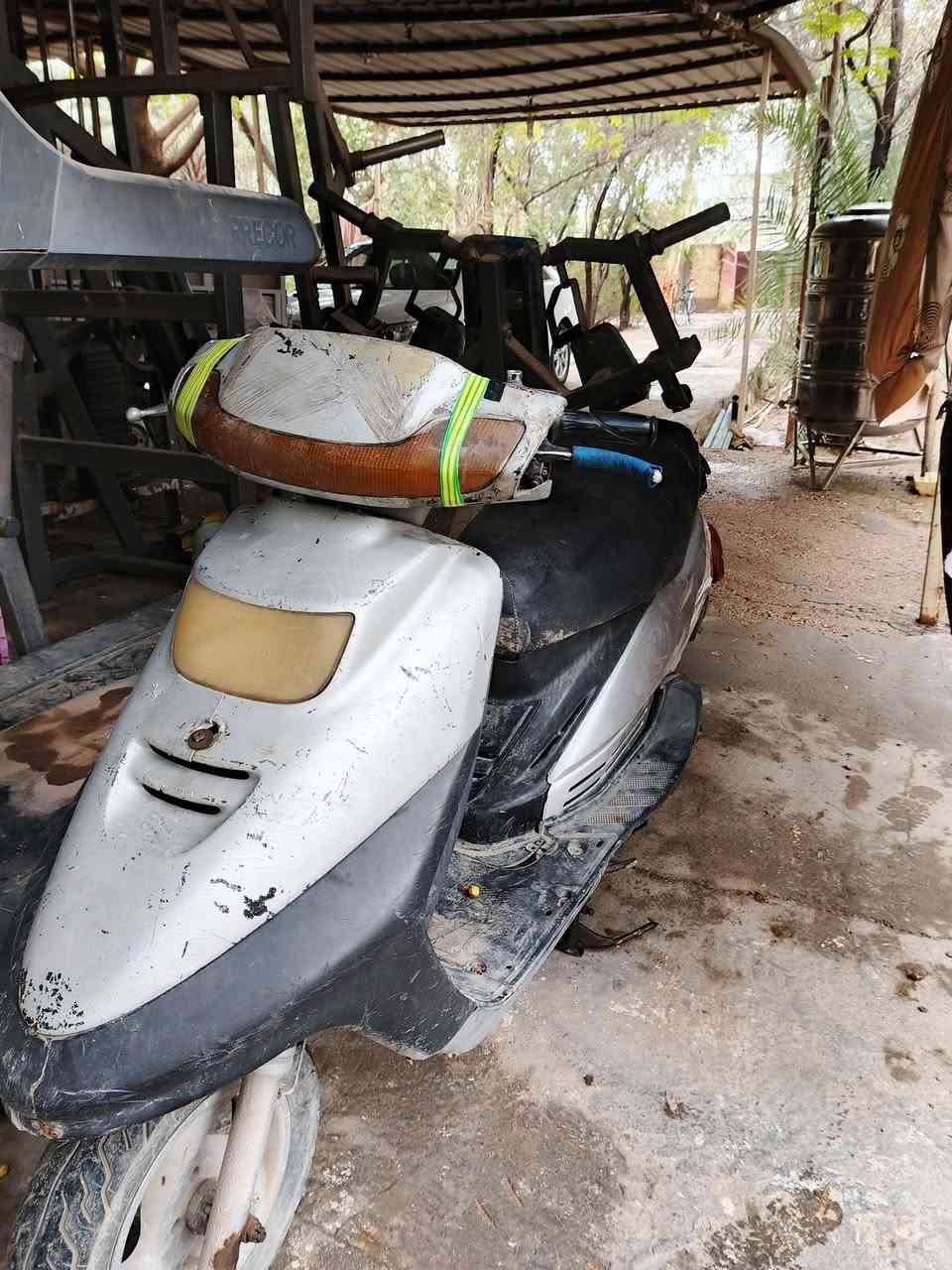 السلام عليكم دراجة كايمة للبيع ابيع واقع حال يعني السعر 90الف العنوان سبع قصور الاوسمة رقم ***********
