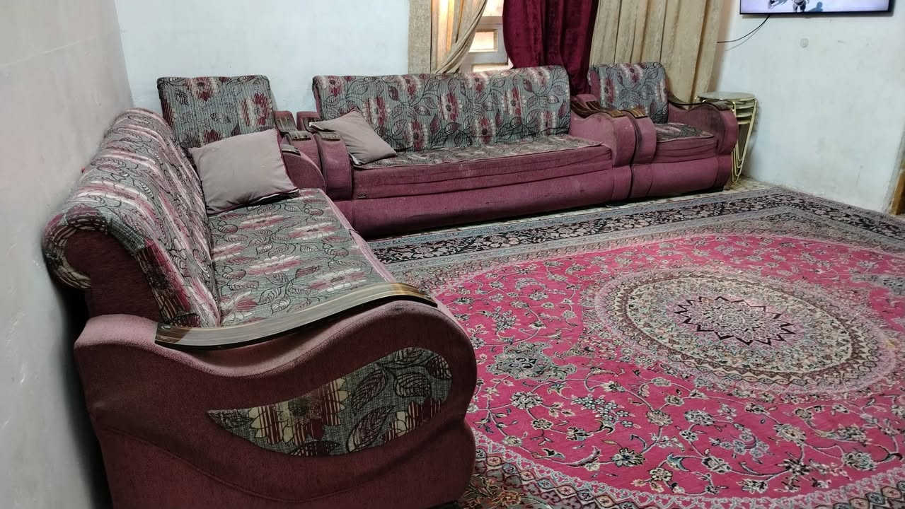 تخم نظيف عشر مقاعد السعر 100 بي مجال ***********
