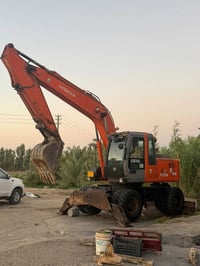 حفاره تاير 160  موديل 2007  تخم تاير جــــديد  للبيع او مراوس ﺑــ z3 م...