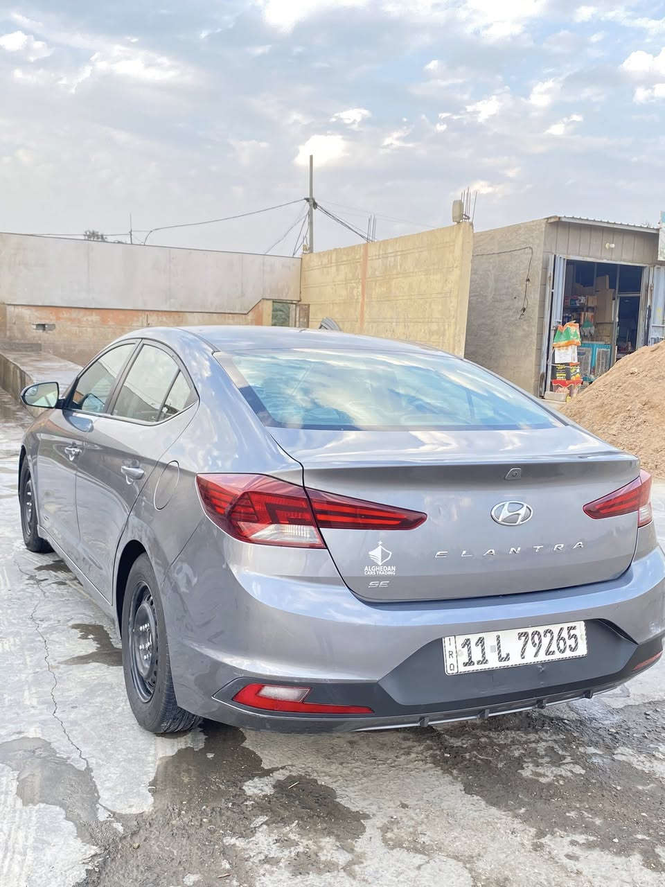 السلام عليكم
النترا موديل ٢٠١٩ وارد أمريكي (حادثها فقط جاملغ امامي جهة الصدر وبنيد )وصبغ جاملغ الأمامي وبيها نص باب صبغ فقط بدون دواخل السياره ليبل واحد 
السياره كير at المرغوب بلادي محرك 2000 دوش تخم تاير جديد صدر نضيف .
مواصفات السياره شاشه ،كامره خلفيه ،تحكمات ستيرن ،مانع تزحلق ،تحديد مسار ،/تدفئه تبريد فول السياره احلى من الصور 
رقم السياره بغداد دولي السياره بأسمي تحويل مباشر 
السعر 120$ وبيها مجال 
مكان السياره واسط /الصويره 
*********** رقم الهاتف
