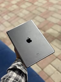 آيباد ٩ • ٦٤ • الرمادي التاميم