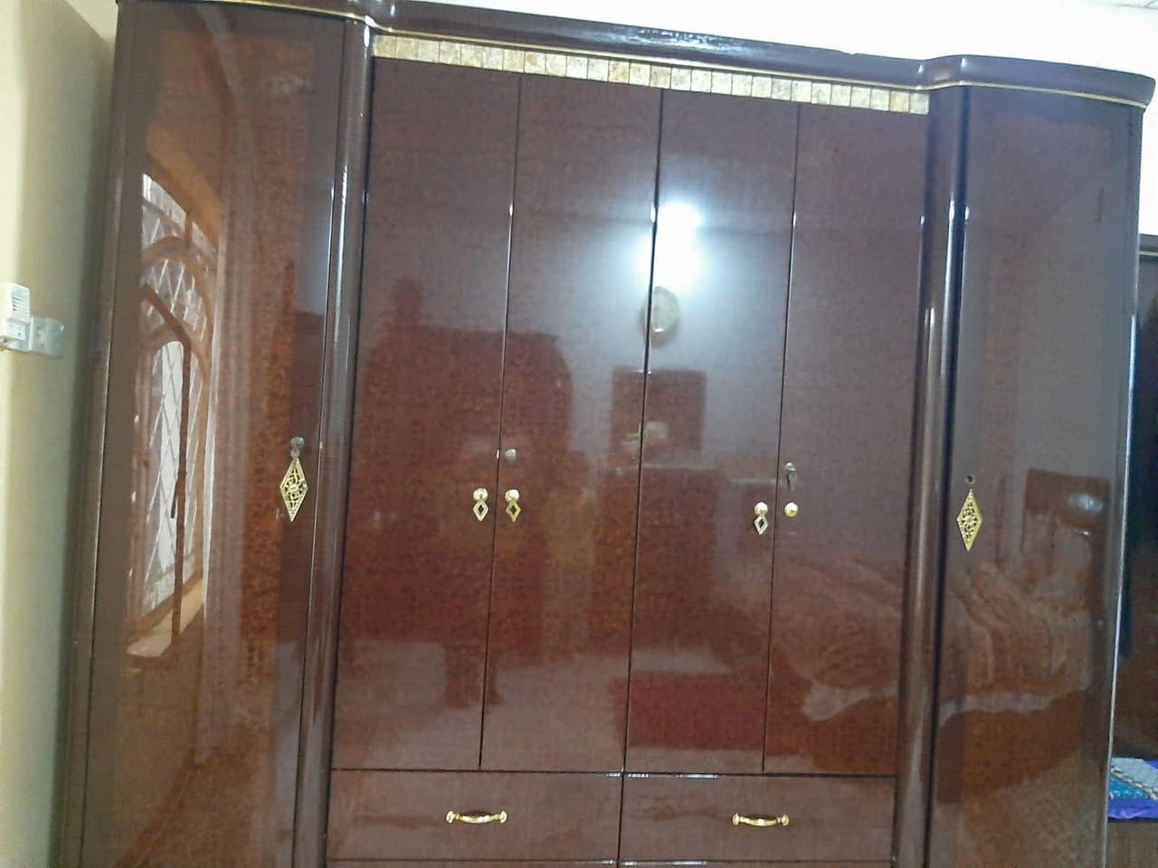 غرفة نوم للبيع نظيف جدا ***********
