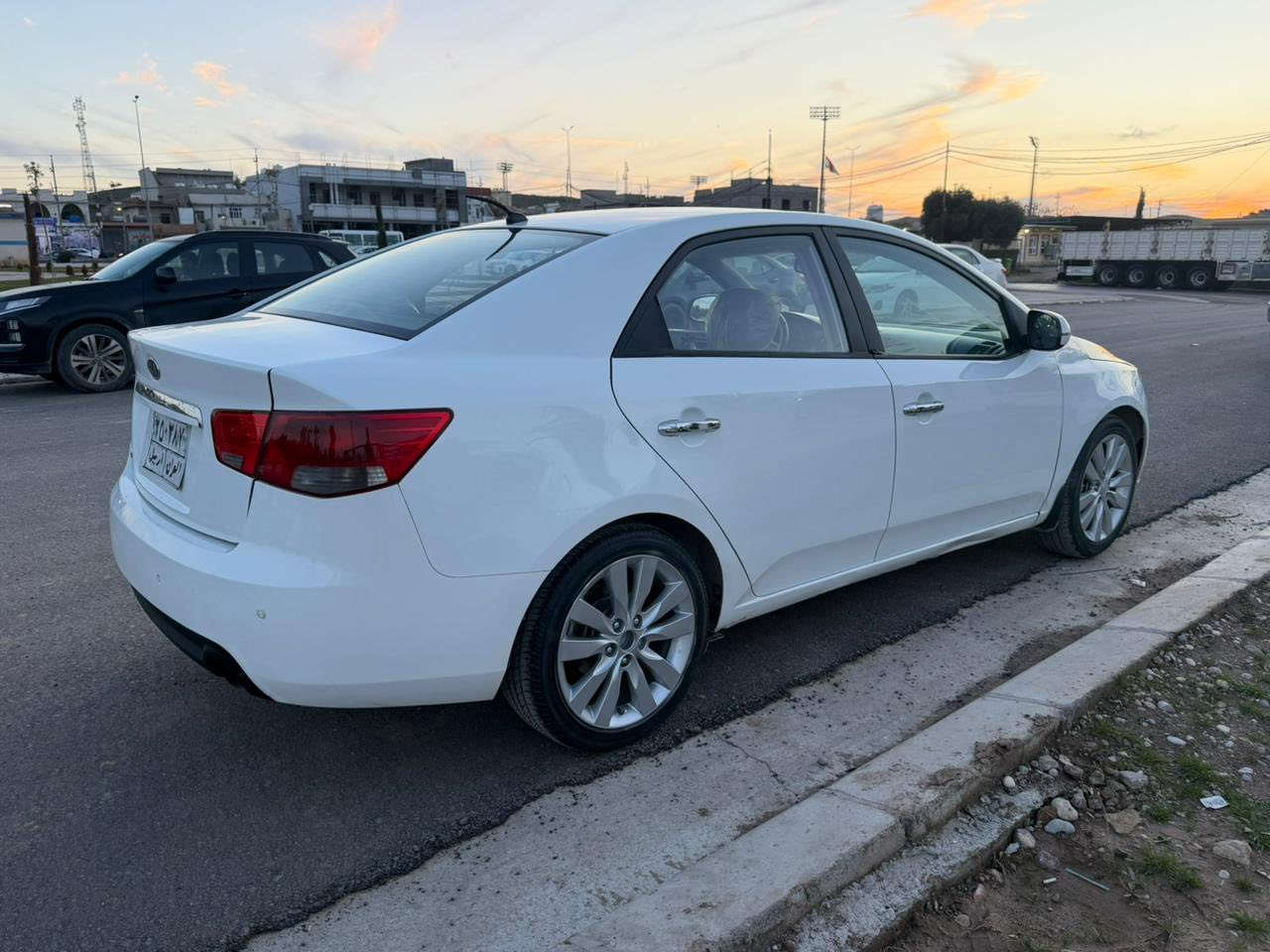 كيا سيراتو 2013 للبيع فول مواصفات بيها أربع قطع صبغ بدون دواخل السياره جاهزه وماناقصها شي ***********
