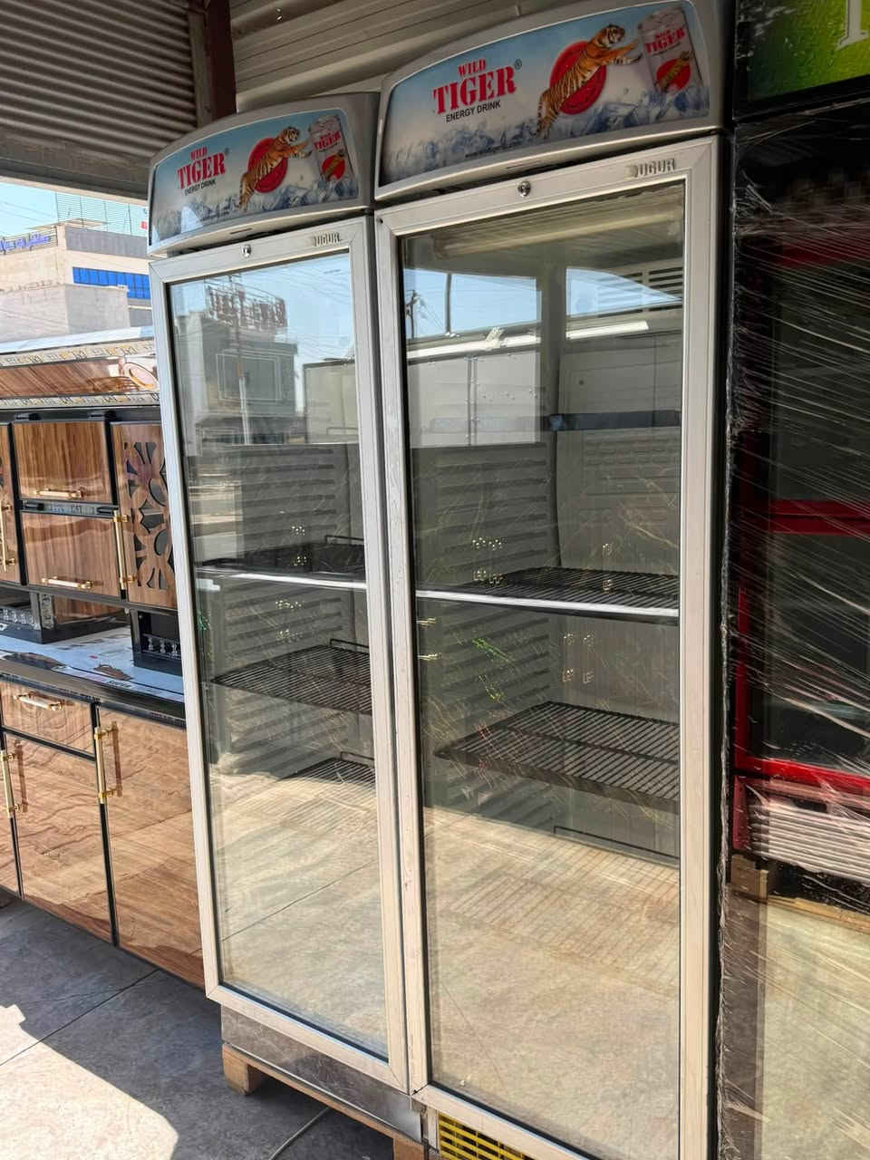 السلام عليكم الوجبه   الخامسه  العارضات      مشروبات 🍷 غازيه
نضافه فول شغل درجه اولى ضمان سبوع 

-+مجمدات بطحيه جام +مجمدات ابواب +ثلاجات غرف 6 قدم 

مع ثلاجات حجم ٢٠ وفوك 

العنوان الشرقاط اجميله غريب ع مستشفى ابن سينا الاهلي 

الاستفسارات اتصال 📞 ***********اسم المحل مجمع اربيل الاثاث
