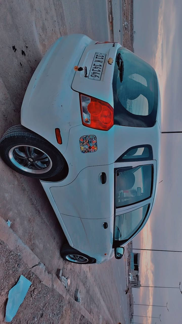 السلام عليكم 
سيارة نوع افيو هاج باك
مكينة 1600
كير اوتماتيك 
ويل كب رياضي +تخم تاير جديد
اربع جامات كهربائي 
دوشمة شكنات جدد 
السيارة بيها حزام صبغ فقط للجمالية 
الباقي كله مكفول كير مكينة 
رقم انكليزي بسمي  تحول ثاني يوم 
ااسعر 40 ورقة وبية مجال بسيط 

العنوان الحسينية مال الراشدية 
*********** بي واتساب
