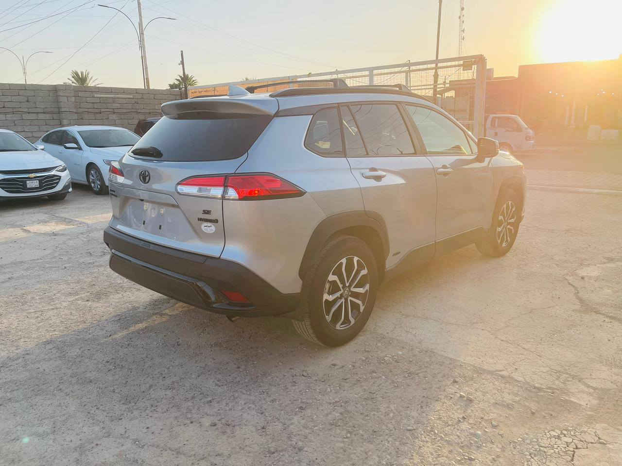 بسم الله الرحمن الرحيم 
كورلا كروز هايبرد se 2024
2024 Toyota Corolla Cross Hybrid, SE
7MUFBABG8RV038516 الشاصي
محرك 2.0 هايبرد
دخول ذكي 
شحن لاسلكي 
داخل اسود
تشغيل بصمه 
ماشيه 11000ميل
وبعد بيها جثير مواصفات
ضرر تبديل بونيد  بدون شواصي ولا دواخل 
العنوان /صلاح الدين/ الشرقاط/ اجميلة
للاستفسار عن السعر الاتصال 
☎️***********
