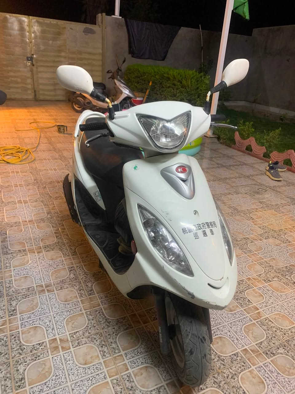 السلام عليكم
كامكو موديل 2016
فحل مكينه150cc
بگ كرستال
مكفوله المكينه
السعر مليون و100 وبيها مجال للشراي
التواصل:***********
