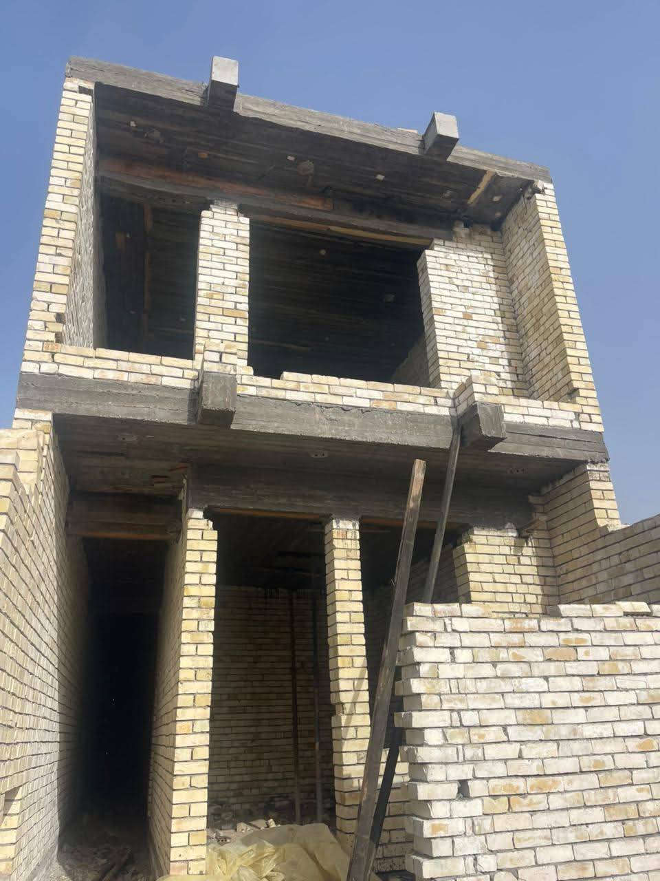 🔥 فرصة ذهبية للسكن والاستثمار بالعدوانية 🔥
🏡 إذا تدور على بيت مرتب بسعر معقول وموقع ممتاز، هذا العرض يستحق المشاهدة!
📍 الموقع: العدوانية – قريب جداً من قاعة الحاج كامل 🛣️ شارع عريض عرض 8 متر 🏗️ هيكل طابقين شغل طابوك مرتب ونظيف 📐 الواجهة: 5 متر
✨ التقسيم الداخلي: 🛏️ غرفتين 🛋️ استقبال أنيق 🚪 صالة مريحة 🍽️ مطبخ 🚿 2 حمام
💰 السعر: 65 مليون فقط 🤝 السعر قابل للتفاوض للجادين 💸 ويرهم تقسيط حسب الاتفاق
✅ موقع هادئ ومخدوم ✅ مناسب للسكن أو الاستثمار ✅ فرصة نادرة بهالسعر
📞 للاستفسار والمعاينة: 📱 ***********
#عقارات_أبو_الحسن #العدوانية #بيت_للبيع #عقارات_بغداد #فرص_عقارية
