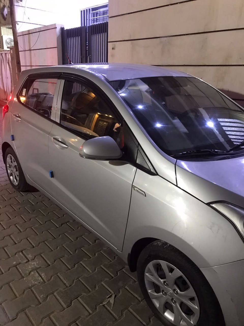 عندي اي تين مديل 2015
السياره مكفوله كفاله عامه 
لا صبغ لا تبديل 
صدر جديد داخله جديد 
سياره مال جناي 
ماشيه 40 الف حقيقي 
*********** 
الاسعر صاحب السياره رقمه يمك اتصل بي
