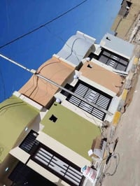 بيوت عداد 3مساحت البيت 75متر على شارع المطار مقابيل ملحق القريه ماء وك...