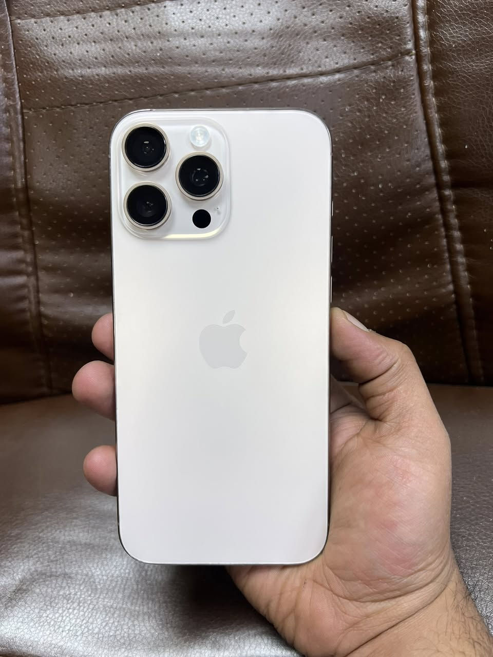 للبيع
ايفون     16promax

لون    دزرت صحراوي  

ذاكرة            ٢٥٦

بطارية                🔋 ٩٥

عدد الدورات                ٤٥٧

الملحقات          باكيت فقط  

 الجهاز مبدل  شاشة فقط  كلة شغال  بصمة الوجة تشتغل شاشة صيني بس نوعية زينة 
الجهاز عربي شرق اوسط   

السعر     ٨٠٠ الف   

العنوان بغداد حي الجامعة   

رقم   ***********
