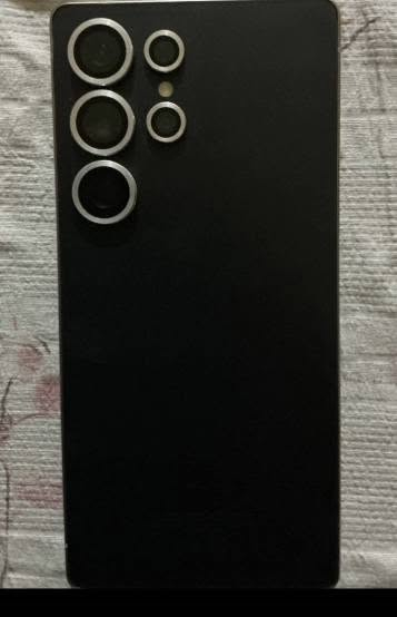 سلام عليكم
S25 ultra للبيع مستخدم استخدام قليل  
ذاكره 256.   مده الاستخدام اربعه اشهر ونص ودبل سيم كارت و ضمان عين الفهد وكارتونته والشاحنه مالته الاصليه وباه 
اي تفاصيل ثانيه ثانيه 
 على هذا الرقم *********** 
(السعر خاص)

