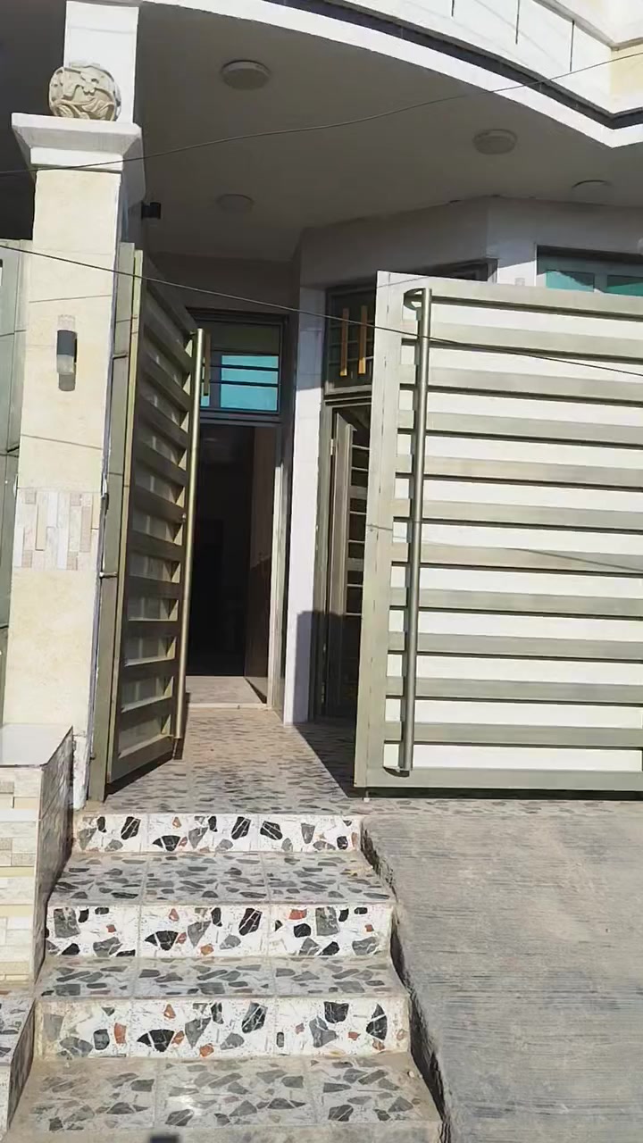 بيت للأيجار جديد
رمادي 6كيلو قرب سياج مجمع الهندسي واليرموك 
غرفه نوم كبيره واستقبال وصاله مع مطبخ ومناور مع صحيات خارجيه اخليه
سهرالايجار250قفل
***********
