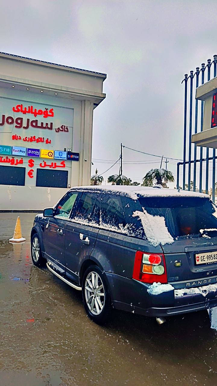 ڕنج ڕۆڤر 
فول مواسفات 
تنها بسمەو سلایت نیە
سیارەکە ئەوڕوپیە 
بێ بۆیاخ بێ دعم و لێدران 
گێرو مکینە ی بەشەرت
مکینە گاز
لەهەولێرە
***********
92 مجال أربيل, العراق
