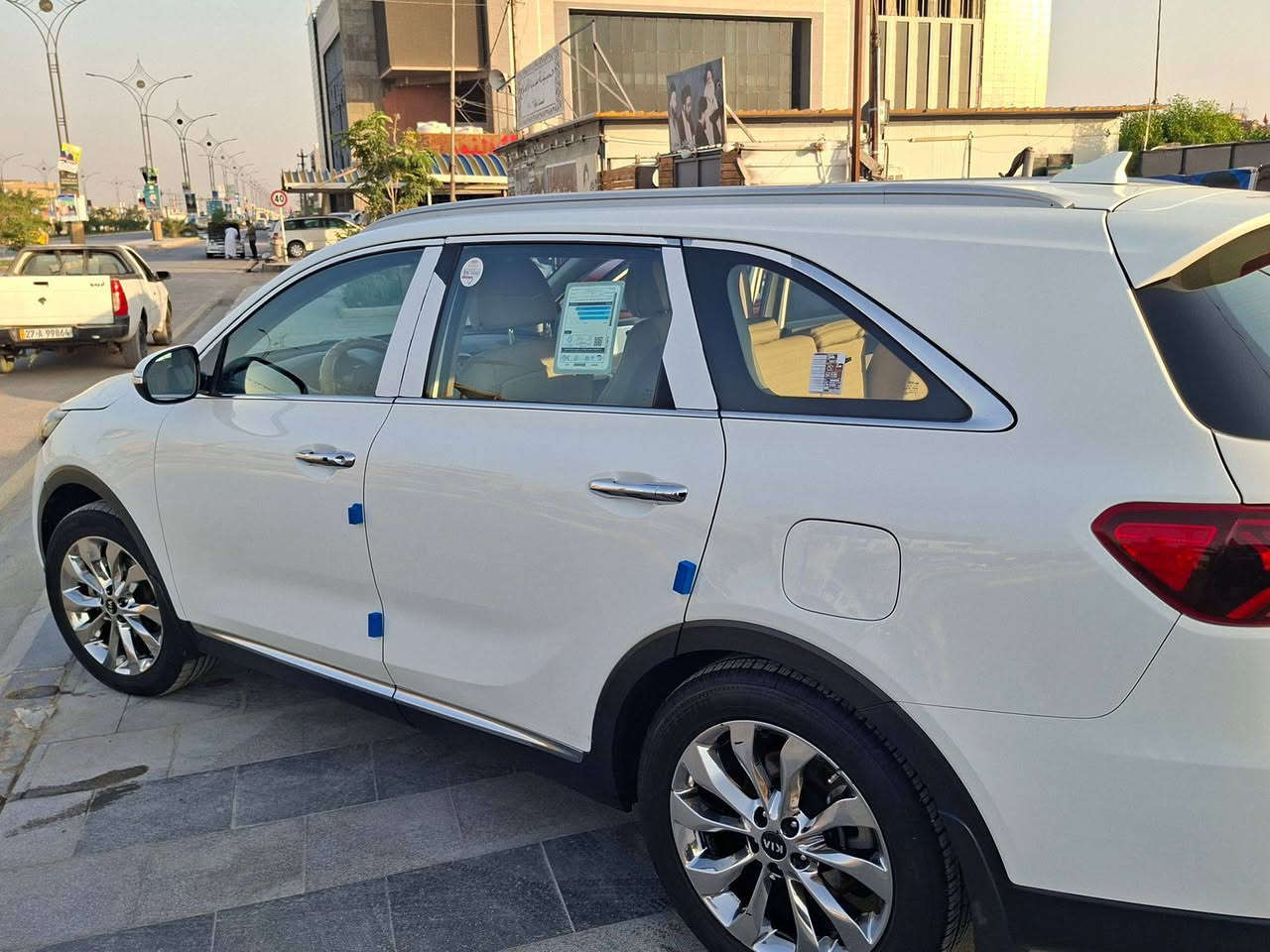 سلام عليكم
سورنتو خليجيه  2020 للبيع
فول مواصفات 
شاشه
تحكم ستيرن
حساسات 
كامره 
جنطه كهربائي
رقم انكليزي بغداد بسمي 
بردات سياره خليجيه فول 
سعرها 260 وبيها مجال بسيط 
الاتصال ***********
مكان سياره الناصرية مركز
