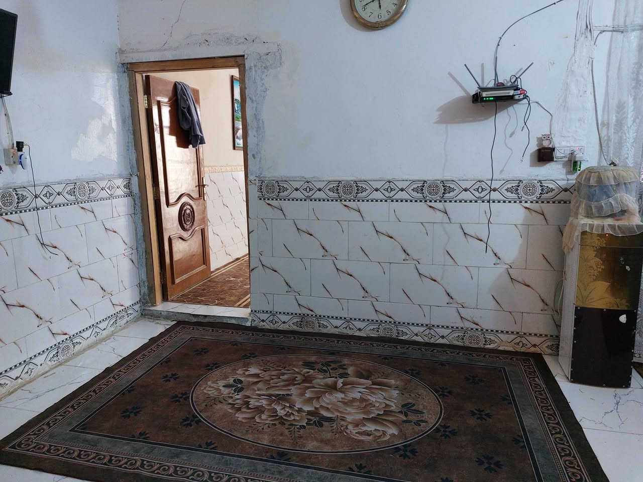 السلام عليكم مشتمل للبيع حي جهاد قرب سوق حي جهاد  بناءقديم للإستفسار اتصال ***********
