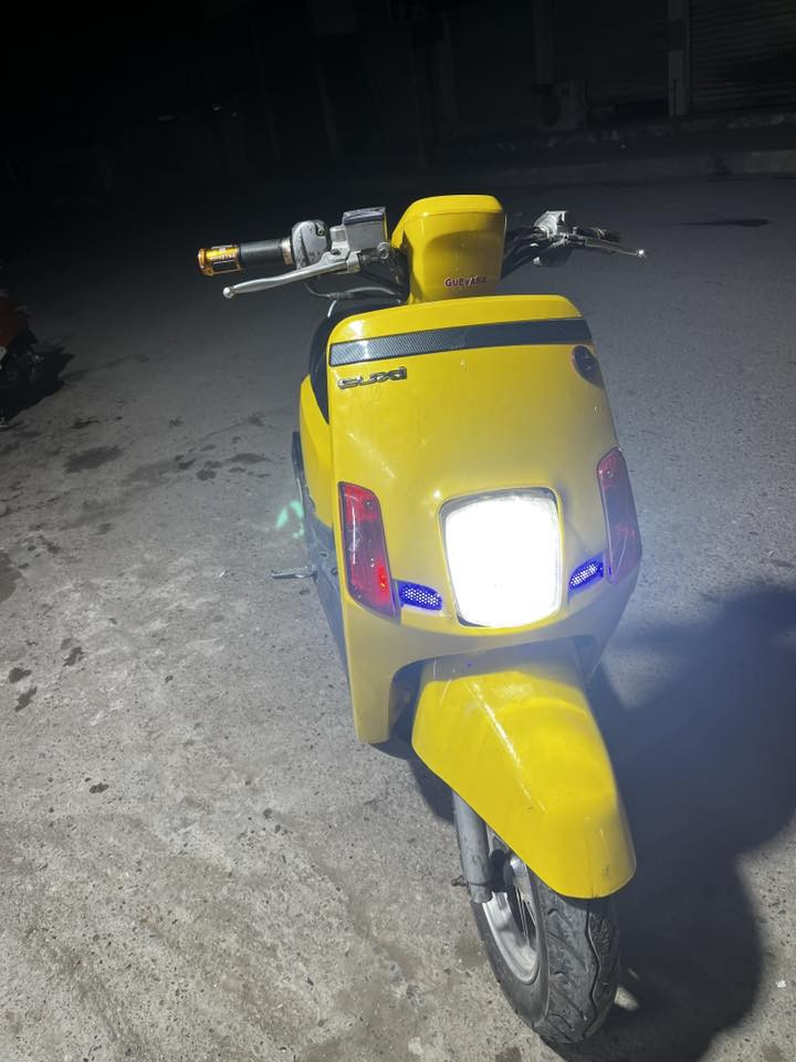 سلام عليكم دراجة بوليس للبيع موديل 2012 نوزل نكرة سلف مابيها اي نقص خير من الله دراجة مابيها نقص بس يدة الإشارة مكسورة التحويلة كلة شغال كهربائيات مكان الدراجة بعقوبة سعرها ٩٥٠ وبيها مجال 
*********** 
الاستفسار خاص او على رقم
