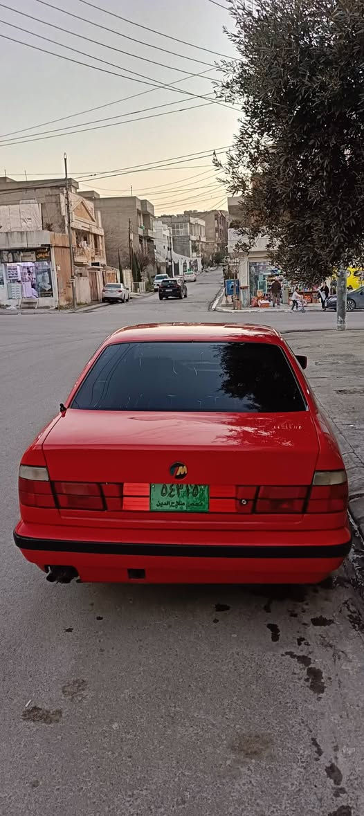 سەلاموحەلیک 
BMW E34 

Mod.1991
مەکینە 520
گیر تۆماتیک 
دوگمەی خلیسک
دوگمەی سپۆرت
هەر 4 جام کارەبای مەزبوت 
لایت فانۆس نوی بۆ بەستراوە حەدەسە و لید 
بەگلایت نوی و یەک گلۆپ نەقوستانی نیە 
قفل مەرکەزی هەر چوار دەرکەی مەزبوتە
دەحم و لیدرانی بەشەرت بۆ جوانی کورە کراوە 
هەردوو لەفی دواوەی تازەم 11 قاف بیلاد نوی
تاخم تایەی و ویل نوی زۆر زۆر خاوین و تازەیە 
سەنەوی و وەکالە بە ناوی خۆت ێەکری بی کیشەیە مشکیلەی مەدەنیش بە شەرت هەردوو رەقەمی حەفر و بیلاد 

رقم ..*********** سوران, أربيل
