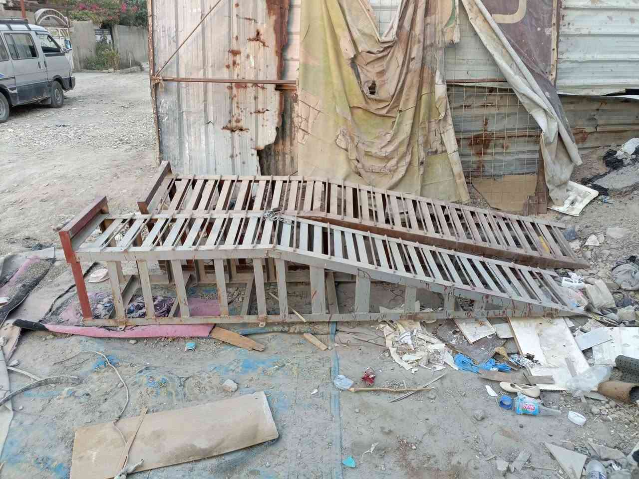 رمبات تفيد ابو المصلحه طول 3متر. عرض التك 50سم. ارتفاع 50سم. شغل احطاطه ثقيل صعد عليها لوري تكمه كلشي ما عليها السعر خاص او رقم تلفون ***********
