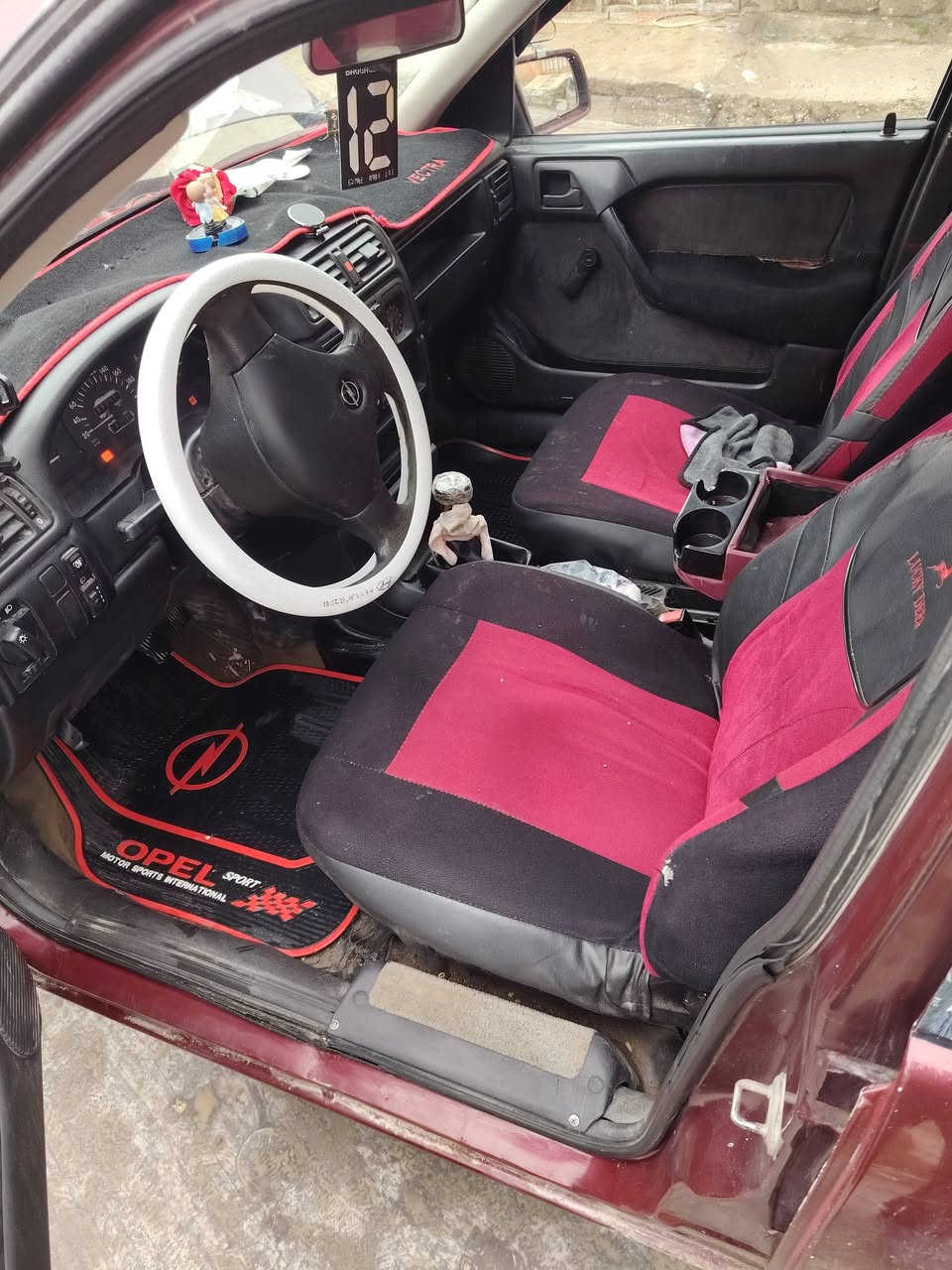 السلام عليكم فكتر حجم 18 موديل 91 مصبوغه جماليه بدون ضرر رقم ألماني سنويه خضره تطخم تاير جديد محرك وكير شرط كابون بازين موجود السعر 43 وبيها مجال قليل ***********
***********
