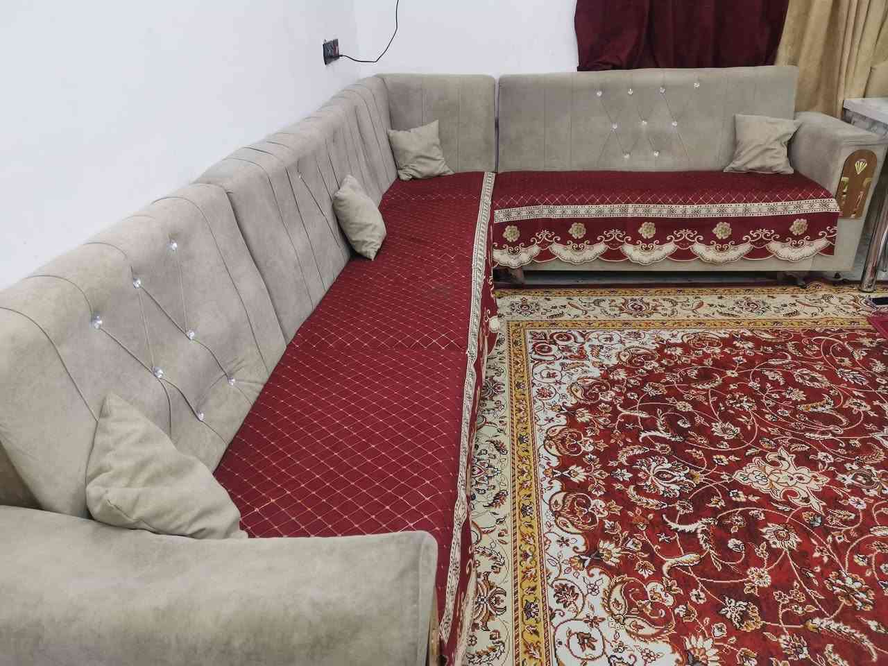 السلام عليكم
عراقي سوكي خفيف 
السعر 100 الف وبي مجال هم بسيط
بغداد الغزالية
ملاحظة (خفيف شغل سوكي مو تكمة يعني) 
***********
