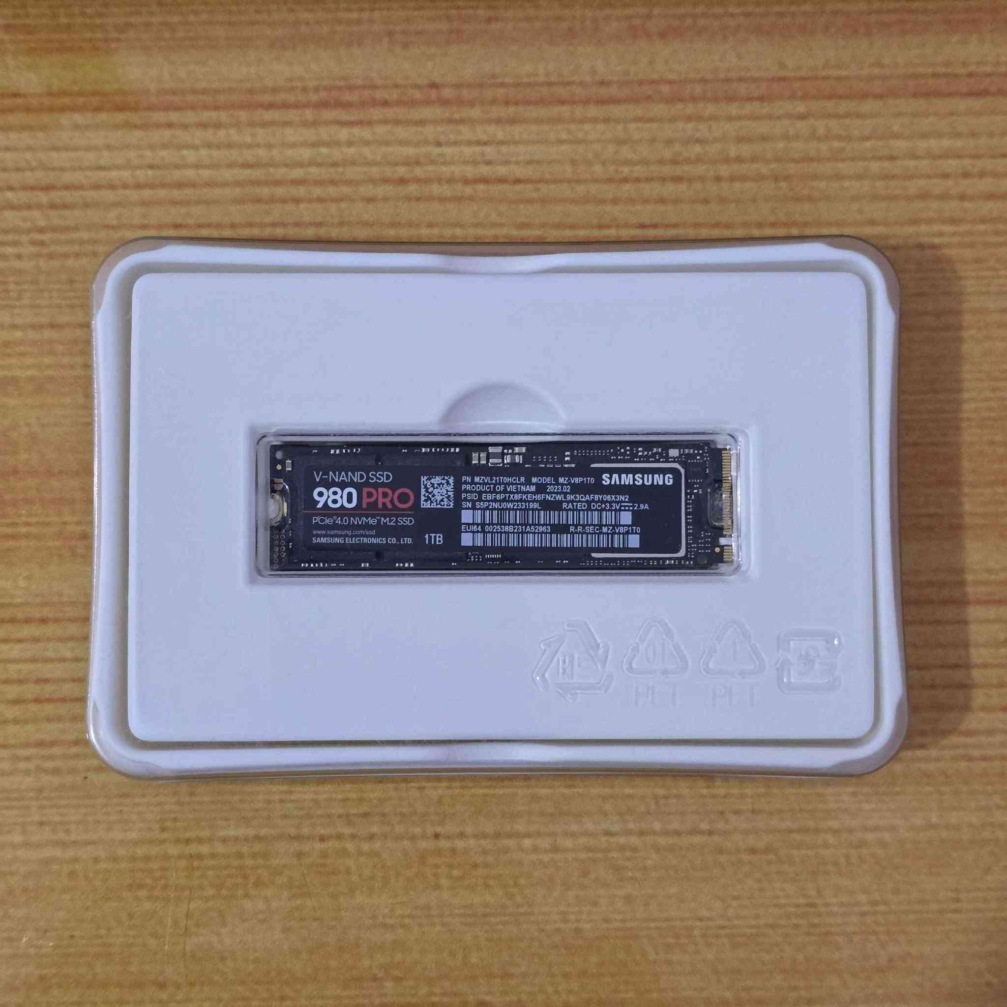 SAMSUNG V-NAND SSD 980 PRO
PCIe 4.0 NVMe M.2 SSD 1TB
الجيل الرابع ملائم للحاسبات الگيمنگ و البلي 5 بسرعة عالية / قراءة ~7000م.ب. & كتابة ~5000م.ب.
قطعة مستخدمة بحالة ممتازة مشابه للجديد
استخدامي السابق توسيع ذاكرة تخزين لجهاز PS5
وبعته الجهاز وبقت القطعة عندي وعرضتها للبيع
القطعة مضمونة العمل والكفائة 100%
السعر 170 & بي مجال للتعامل
العنوان محافظة واسط / قضاء الحي
يتوفر توصيل لجميع محافظات العراق الحال, واسط


**إذا كنت صاحب هذا الإعلان وتريد حذفه لأي سبب، رجاءا أرسل رسالة إلى الدعم الفني**