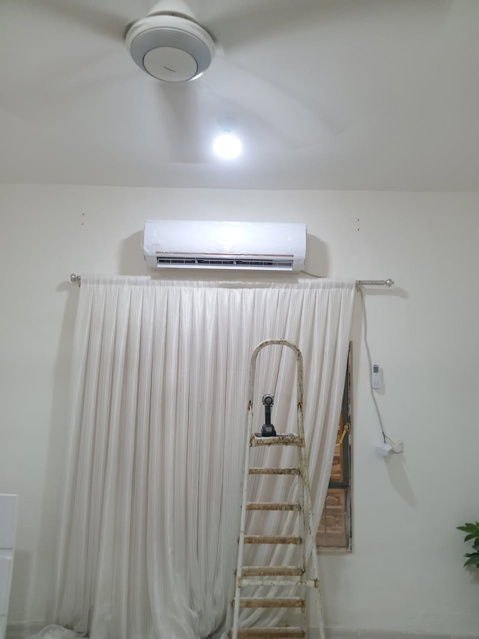 تنصيب سبلت٤٠ الف
غسل سبلت ٣٠ الف
غسل سبلت كنتوري ب ٣٥ الف غسل مكيف١٥ الف 
 فتح سبلت فقط ب ١٥ الف
نقل سبلت من مكان الى مكان ثاني مع غسل 
ب ٦٥ الف..
 صيانه مكيف اذا كان في ليك ٦٠الف بدون شحن غاز.. عطل كهربائي للمكيف + سبلت ب ٢٠ الف دينار
تصليح ليك في سبلت بدون غاز٦٠الف

للستفسار.. واتس اب ***********
وللتصال أيضاً..
.ماعليك فقط الاتصال ونجيك للبيت تصليح موقعي..
