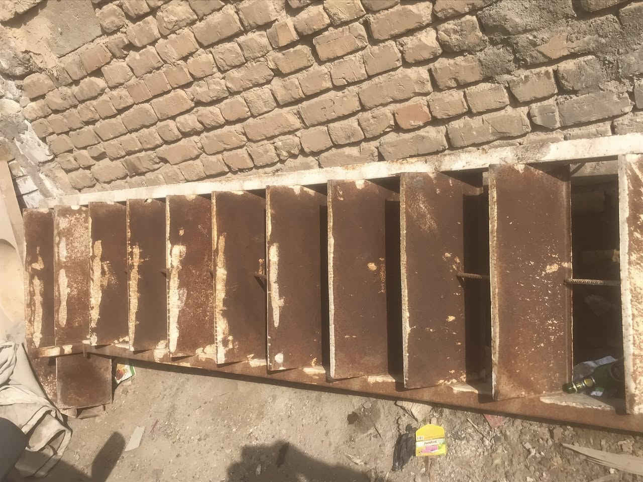 السلام عليكم .
1- شباج طول بعرض متر واحد باب واحد ينفك وينسد للبيع بسعر 50 .

2- جينكوات حديد عدد 4 الطول مترين ونصف والعرض متر ونصف الوحده على 10 الاف .

3- باب خارجي طلاقه وحده الطول مترين وشويه والعرض متر ونصف السعر 75 الف .

4- درج حديد الطول 3 متر 11 بايه للبيع بسعر 75 الف .

العنوان بغداد بوب الشام للاتصال *********** .

توجد خدمه توصيل .
