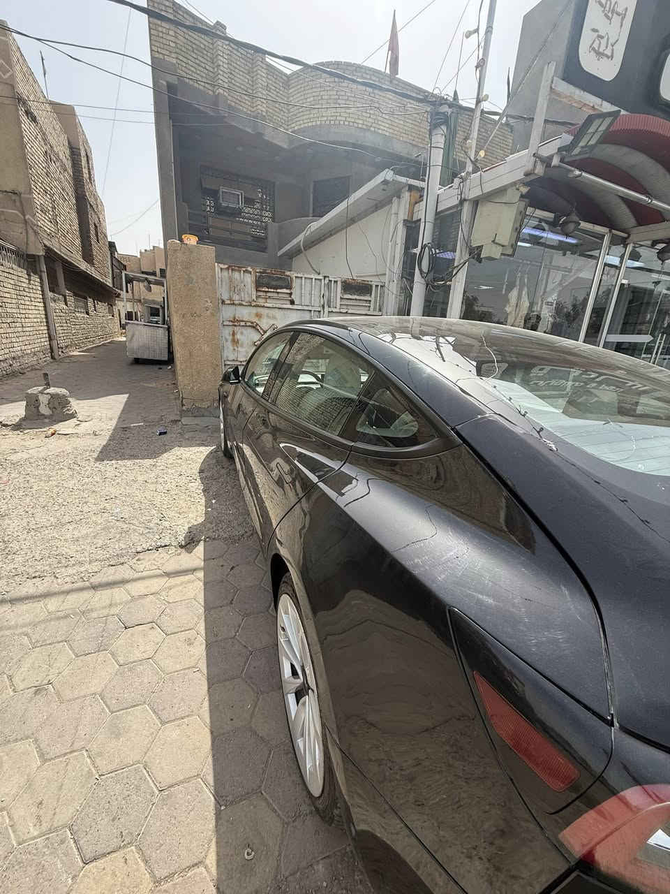 السلام عليكم
تسلا مودل 3 2023 للبيع

السيارة حادثهة قبق جنطة وجاملغ الخلفي 

وبيهة بارد بصيط

تك ماطور  اون لاين

داخل ابيض ماشية 43 الف 

السعر 155 وبيهة مجال 

مكان بغداد حي الجوادين

الرقم ***********
