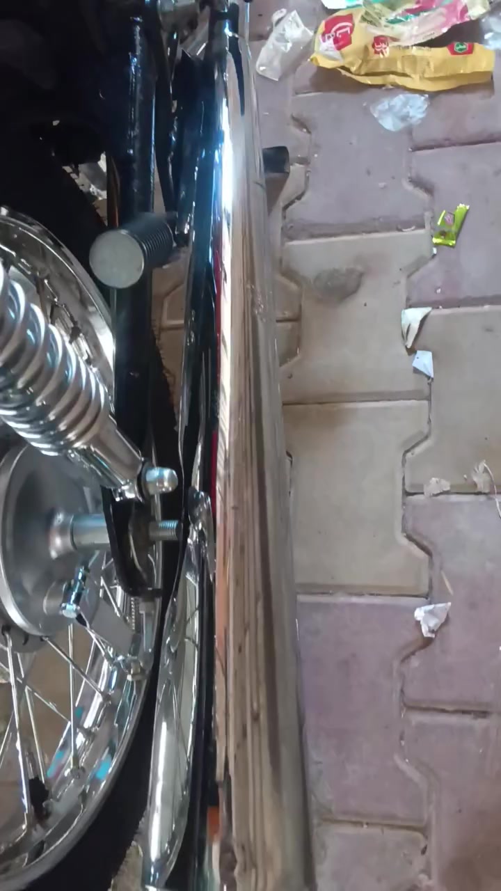 سلام عليكم
صالنصه شيرازي اصلي نضافه فول 15 قفل 
***********
