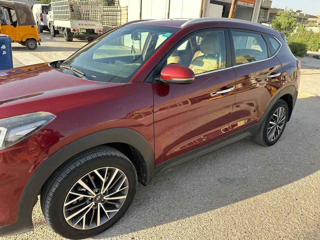 سلام عليكم توسان 20 سونر موجود سياره  ماشيه 70 الف سياره جديده خير من الله مكاني البلديات سعر 185 الهاتف ***********
