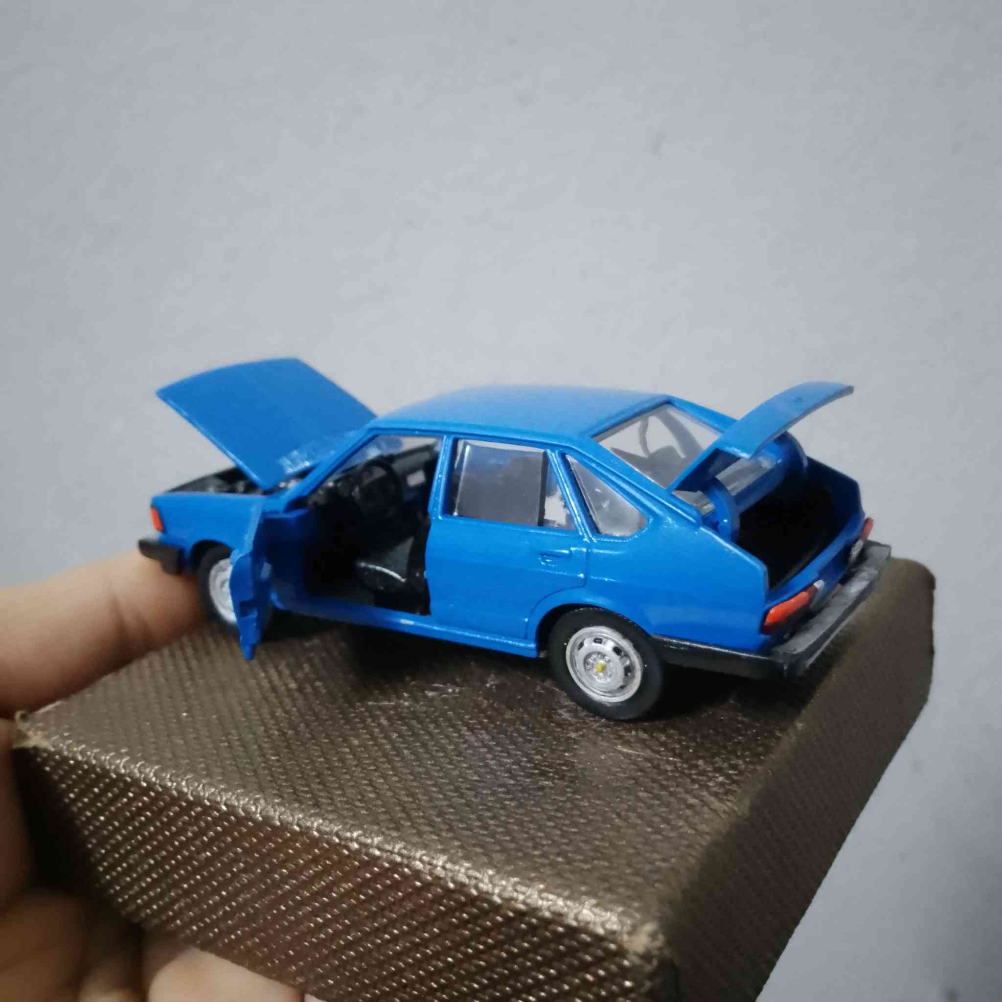 للبيع برازيلي موديل 83 حجم 43 صنع الماني سعر60الف


**إذا كنت صاحب هذا الإعلان وتريد حذفه لأي سبب، رجاءا أرسل رسالة إلى الدعم الفني**