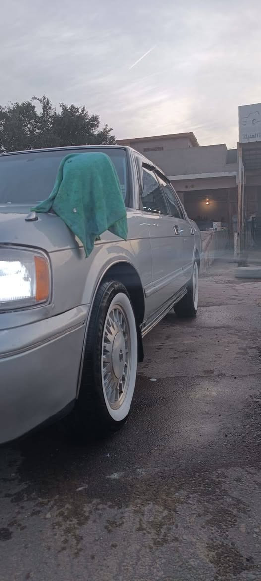 كراون ارنب للبيع موديل ١٩٩١مكينه 2500سنويه جديده غرامات مصفرة صبغ لجماليه لايت شمسي زينون
 صدر حداديه كله جديد تخَم تاير جديد تبريد شغال السياره جاهزة على اخر حبايه ميحتاج اي مصرف سياره اب أسمي مكاني ديالى خانقين
سعر 80
***********
