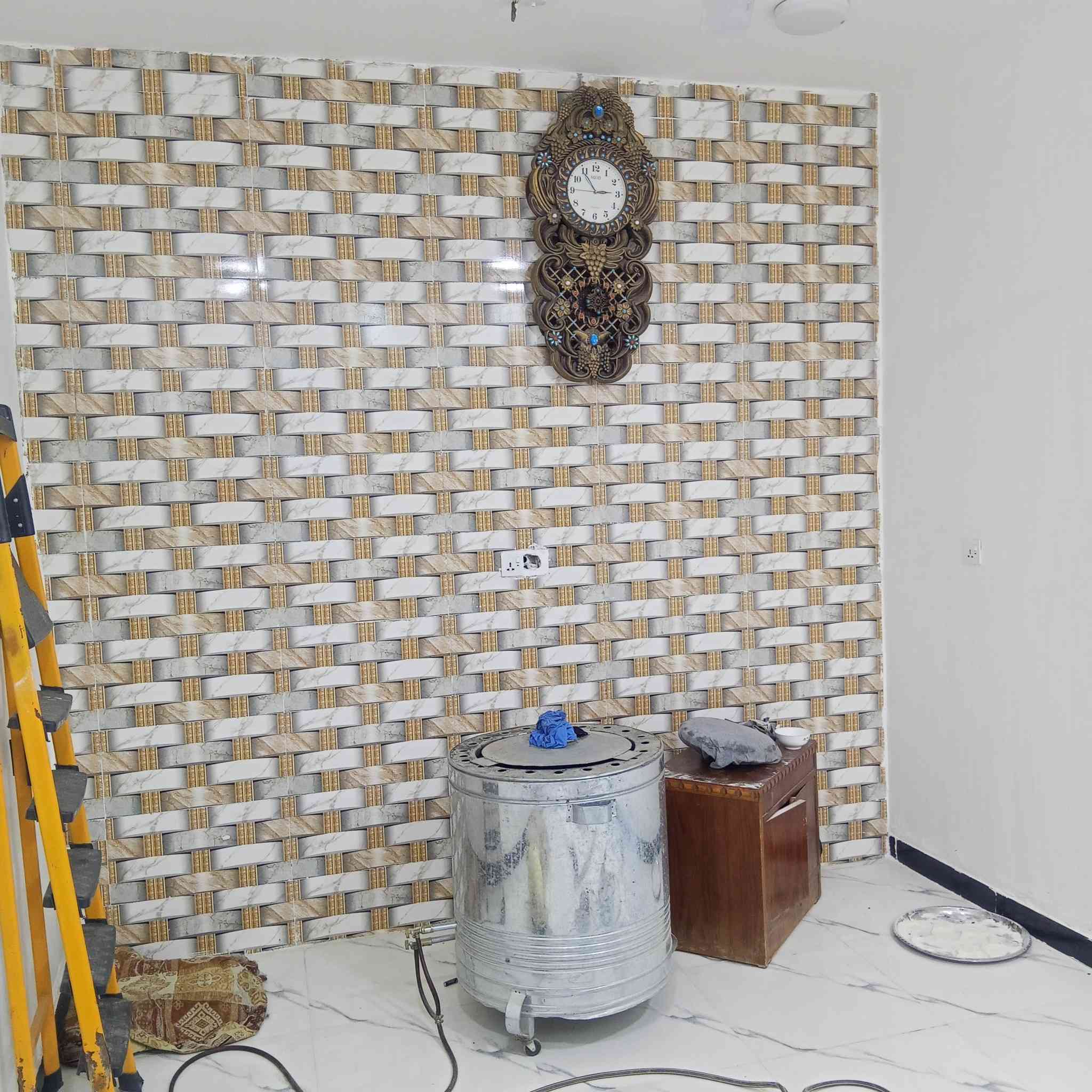 مشتمل للبيع حي الحكيم مساحه 100طولني البناء بلوك كلرمال الشمال  يحتوي على قرفه وصاله وصحيات داخل وسغبال وصحيات خارج التصال على رقم ***********////***********
