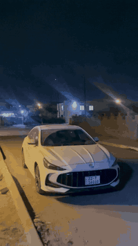 السلام عليكم ..للبيع مستعجل 
 Mg gt محرك 1500
8000كيلو ماشيه بعدها بحاله الزيرو استخدام منزلي فقط
فول مواصفات ومواصفاتها معروفه تجي فتحه بلسقف
بيها اربع اصابع صبغ بلجاملغ الايمن وجزء كلش قليل الباقي كير ومحرك مكفولات 
رقم اربيل مميز 
السيارة باسمي تحويل مباشر 
مكاني بغداد الدوره 
121وبيها مجال بسيط
***********
