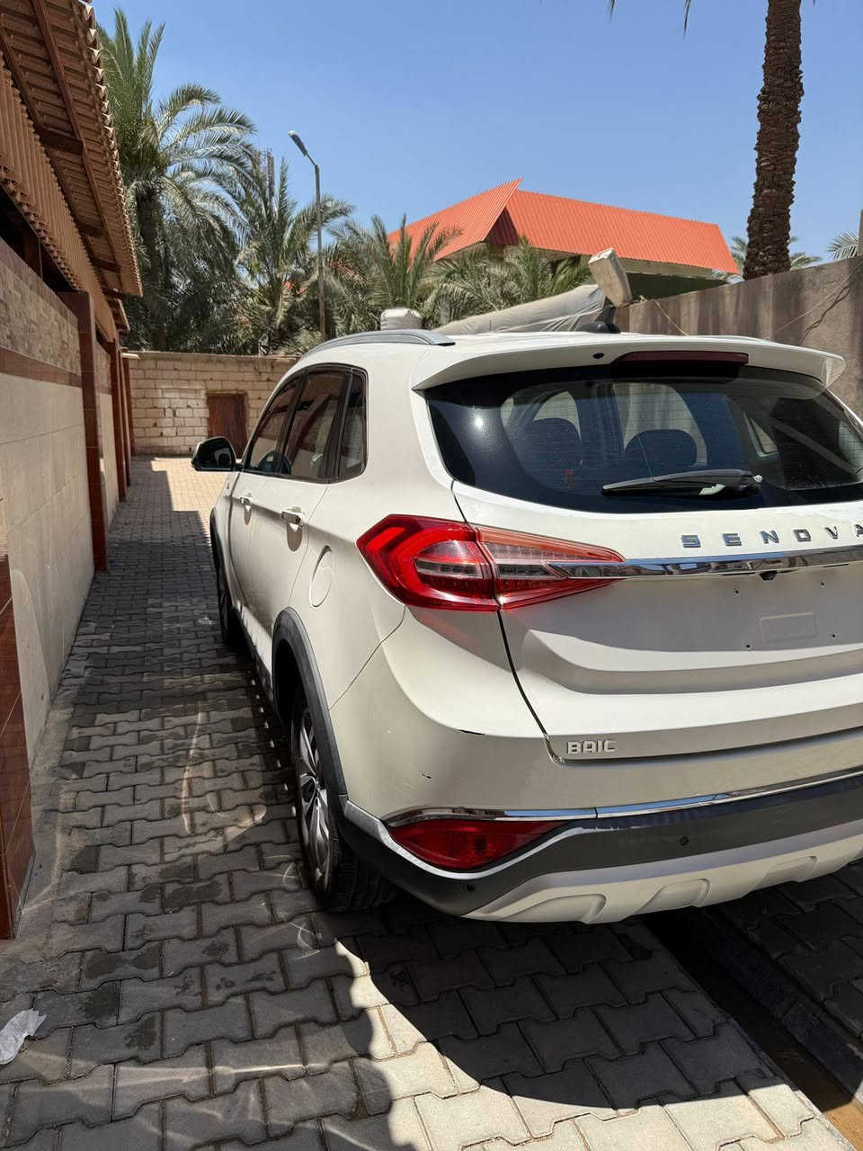 BAIC X65
فول مواصفات 
بدون رقم حره ما مطلوبه شركه 
مكان السيارة السماوه 
ماشيه ١٠٠ كيلو 
السعر ٩٥ 
***********
