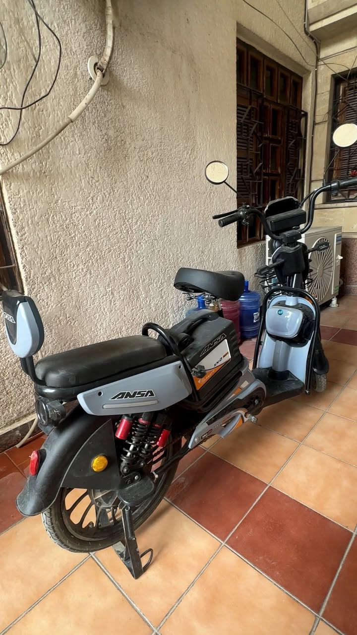 ⚡ للبيع سكوتر كهربائي ANSA بحالة ممتازة ⚡🚲
دراجة كهربائية نوع ANSA موديل حديث، نظيفة جداً واستعمال خفيف.
مناسبة للمشاوير اليومية، الجامعة، والدوام.

✅ بطارية قوية تمشي مسافة ممتازة بالشحنة
✅ اقتصادية جداً (بدون بنزين)
✅ سريعة ومريحة بالسواقة
✅ إنارة أمامية وخلفية
✅ نظام تعليق قوي ومريح
✅ نظام بلوتوث 

📍 الموقع: [زيونه ]
💰 السعر: [٤٥٠ ] وبيع مجال 

للاستفسار اتصل ممتواجد عل خاص الرقم : ***********
