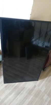 سمارت • ٤٣ بوصة • شاشة مكسورة